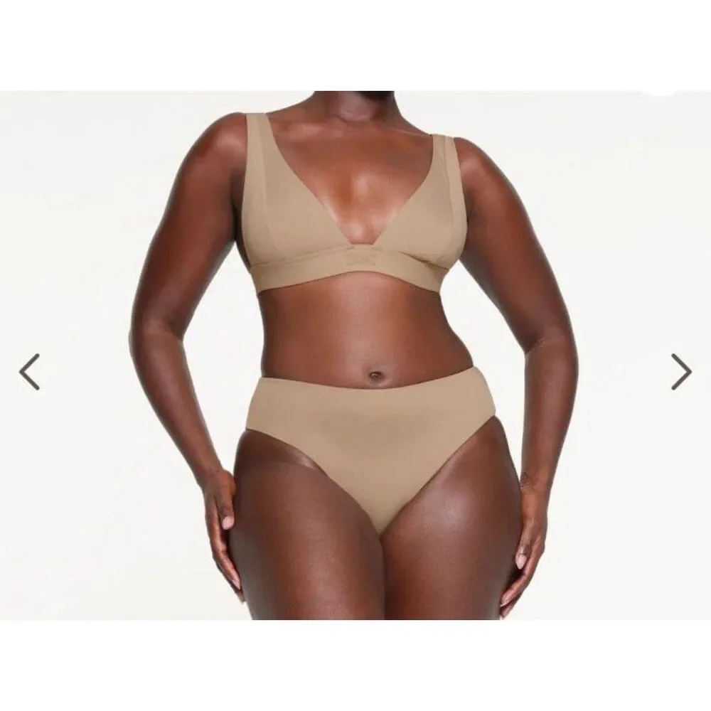 SKIMS Swim Plunge Bikini Top 3X Desert NWT Sculpting Minimalist